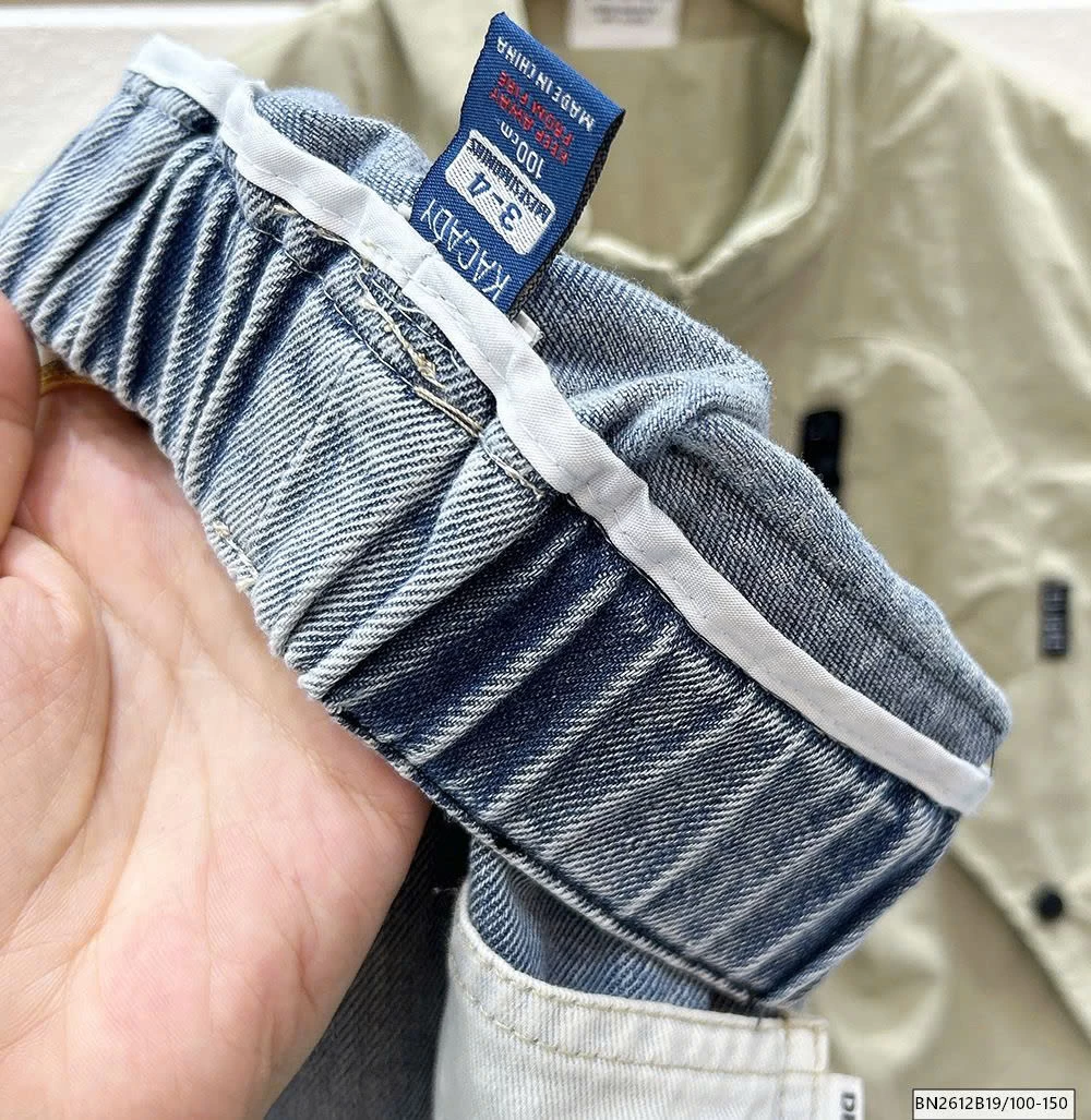 QUẦN JEAN BẠC MÀU TÚI THÊU KACADY