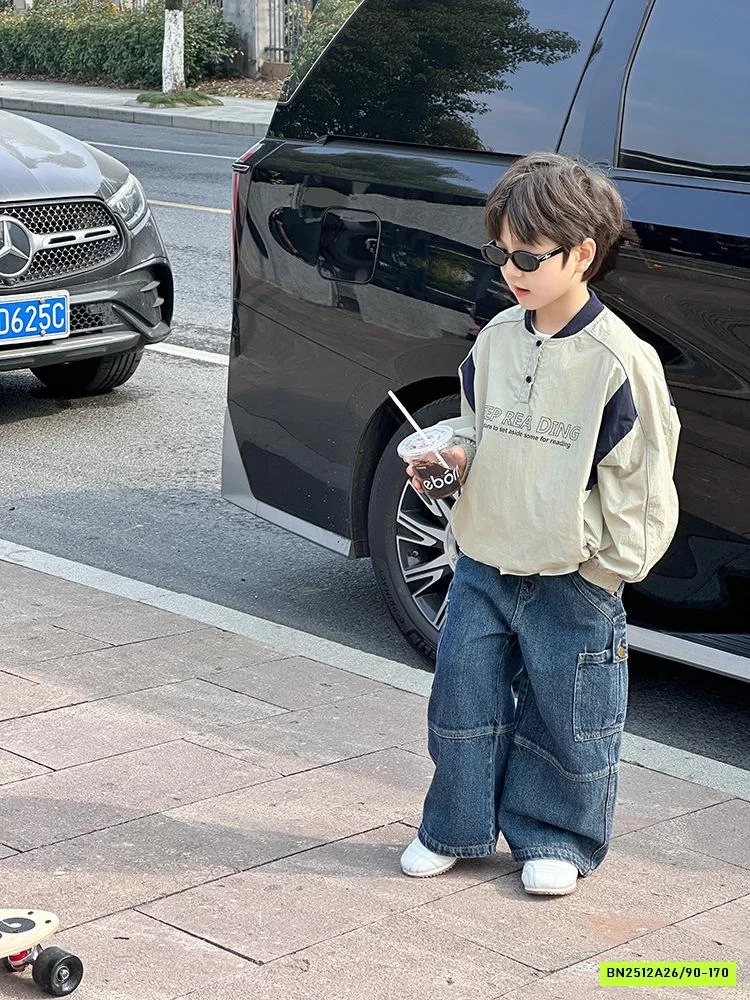 JEANS SUÔNG TÚI HỘP TÁN ĐINH 25A145 AMBB