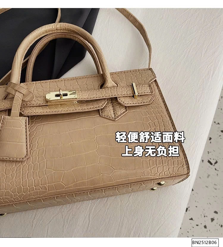 TÚI DA PU THỜI TRANG DẬP VÂN CÁ SẤU