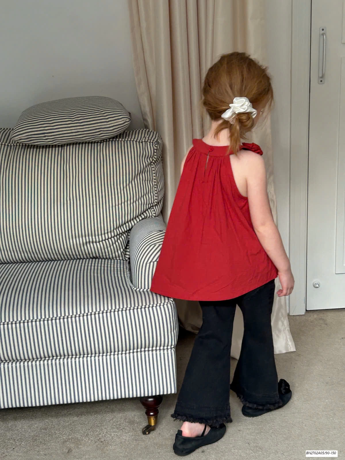 ÁO YẾM CỔ HOA HỒNG