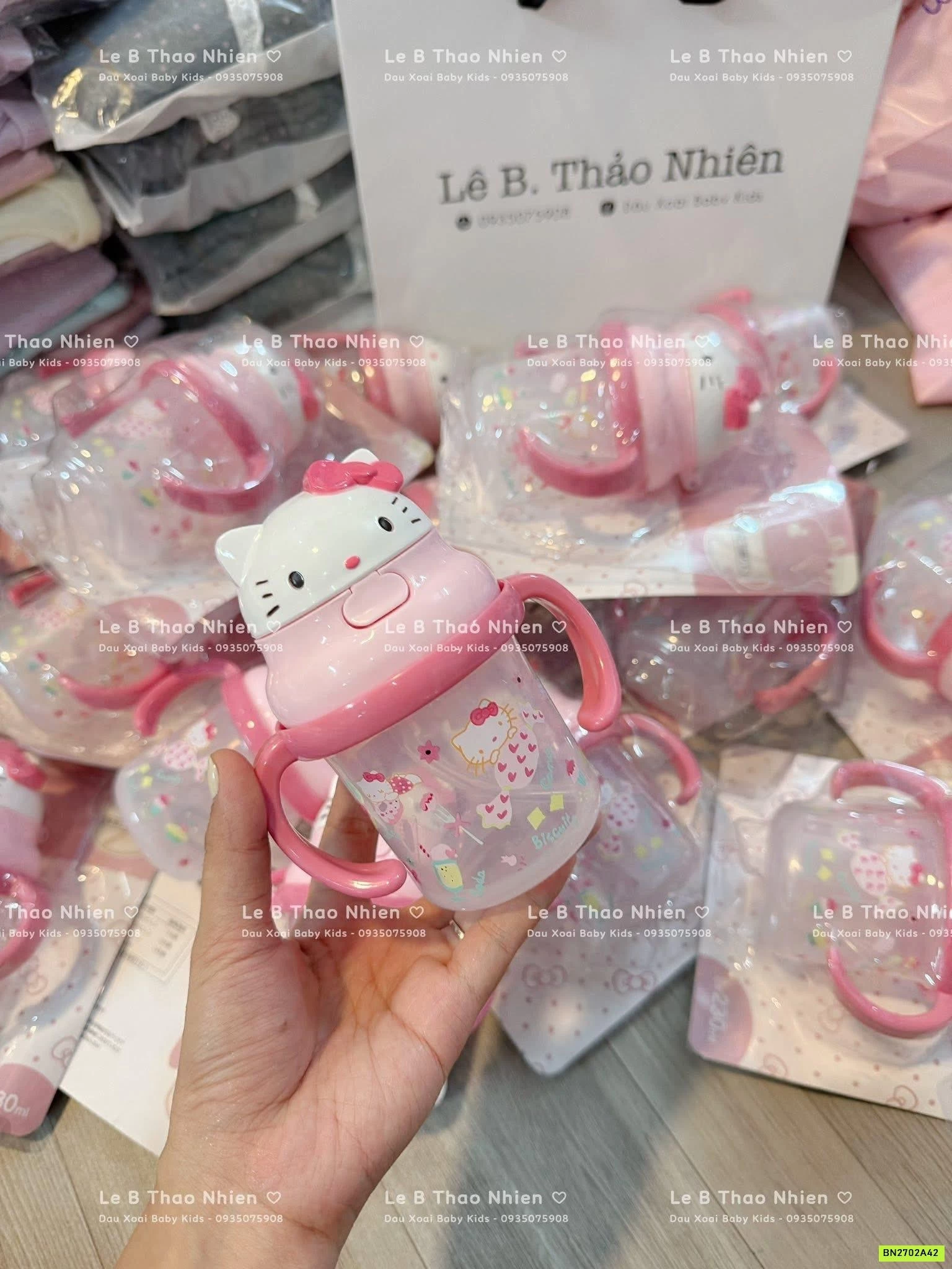 BÌNH NƯỚC XUẤT NHẬT HELLO KITTY