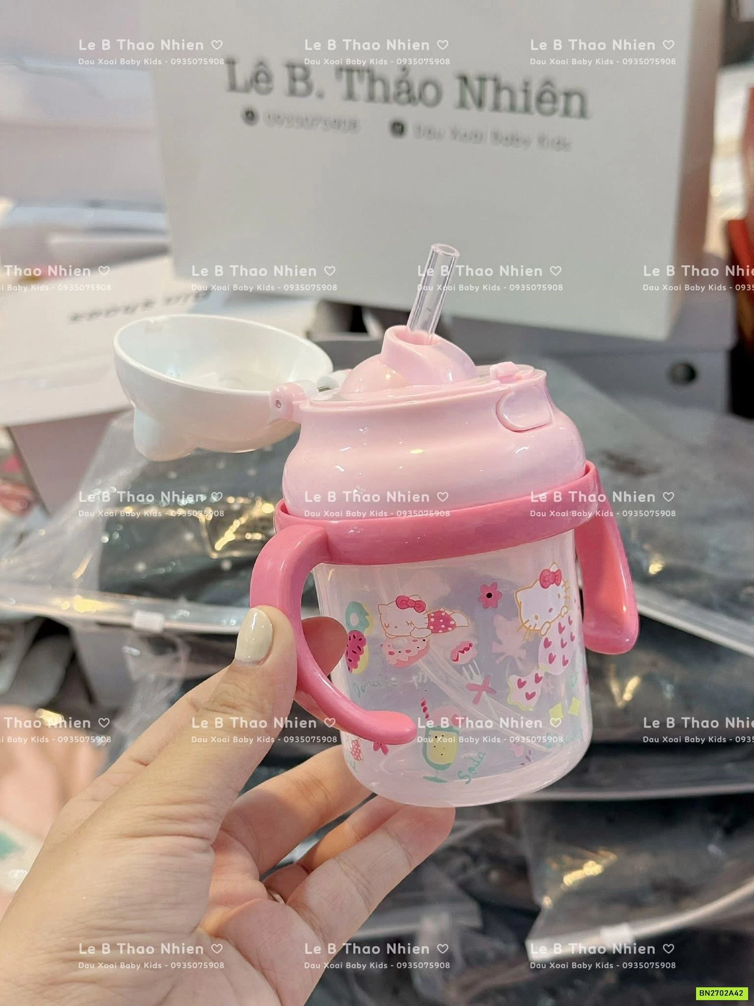 BÌNH NƯỚC XUẤT NHẬT HELLO KITTY