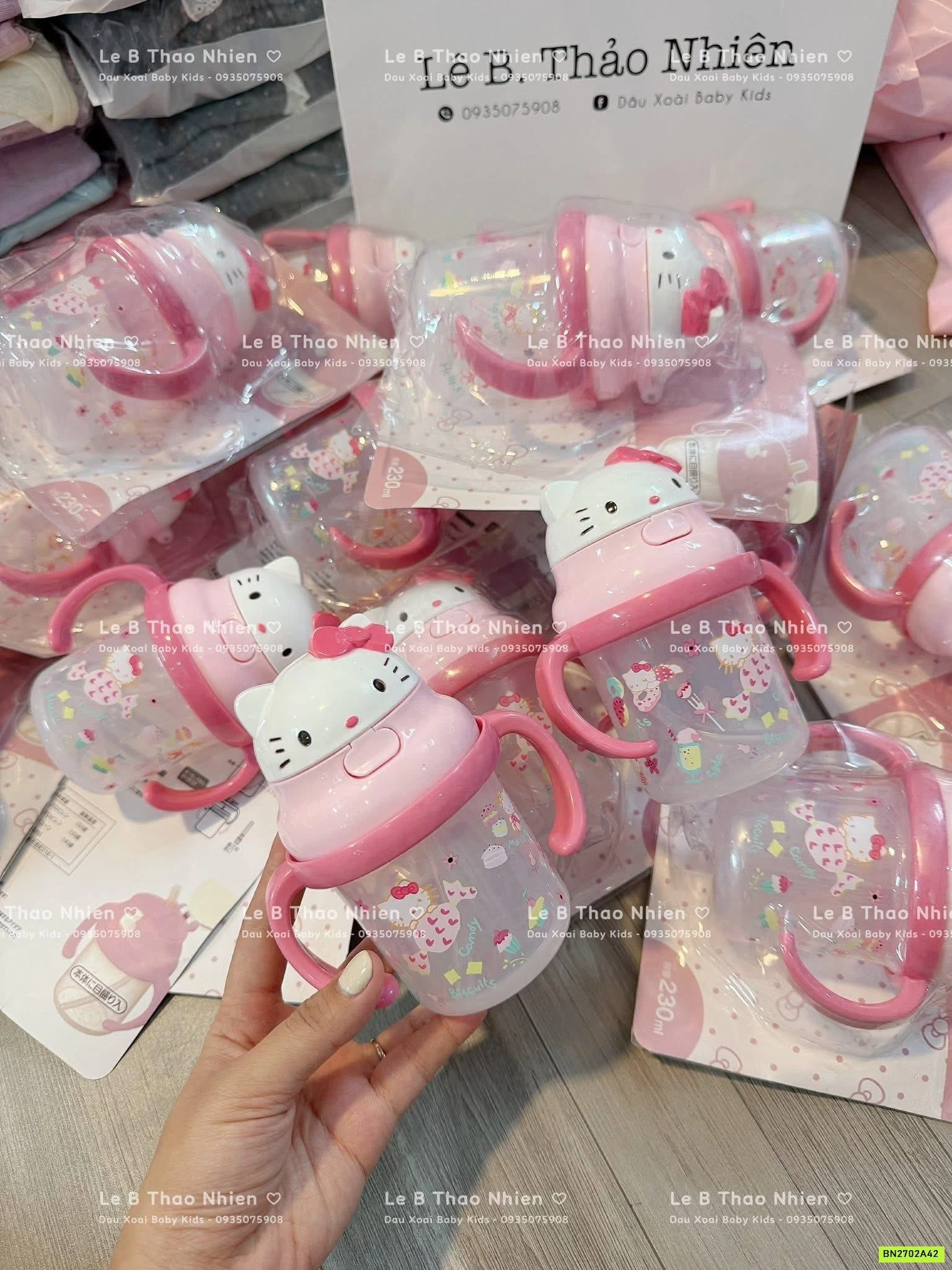 BÌNH NƯỚC XUẤT NHẬT HELLO KITTY