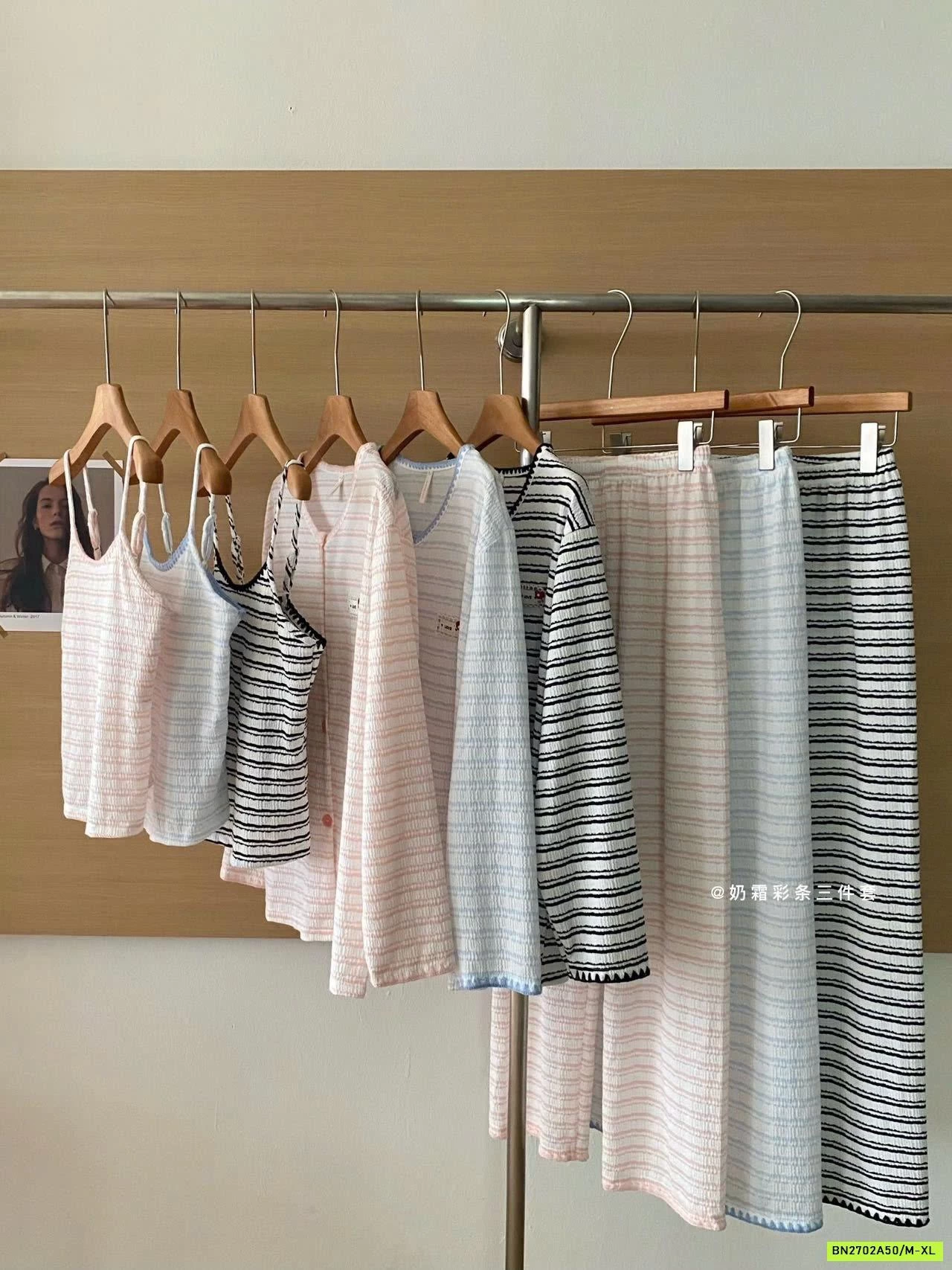 BỘ NGỦ NỮ KẺ 3 CHI TIẾT