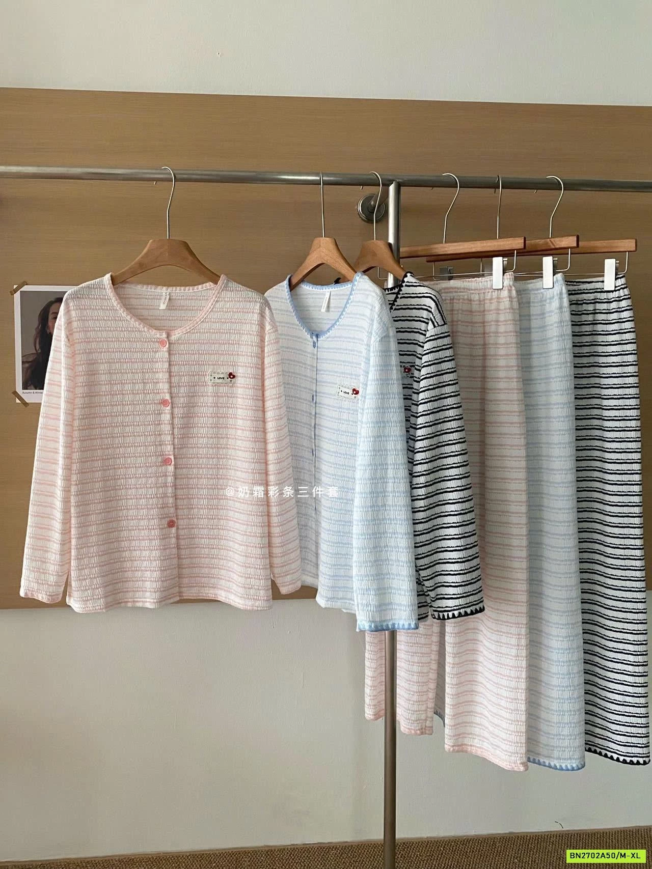 BỘ NGỦ NỮ KẺ 3 CHI TIẾT