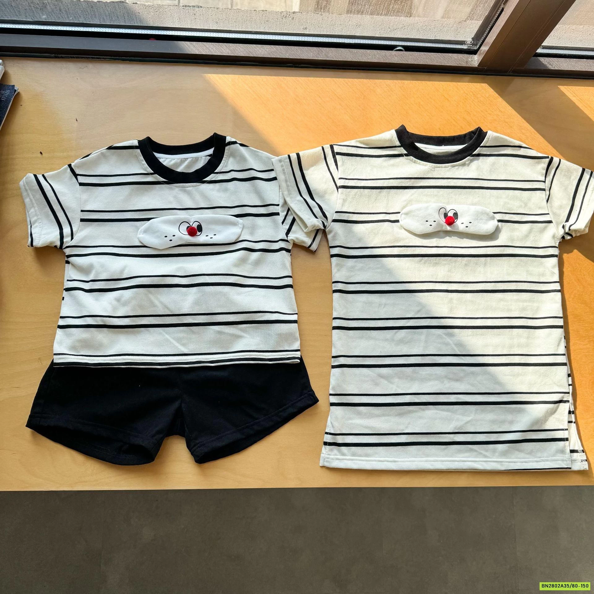 COUPLE CÚN KẺ NGANG