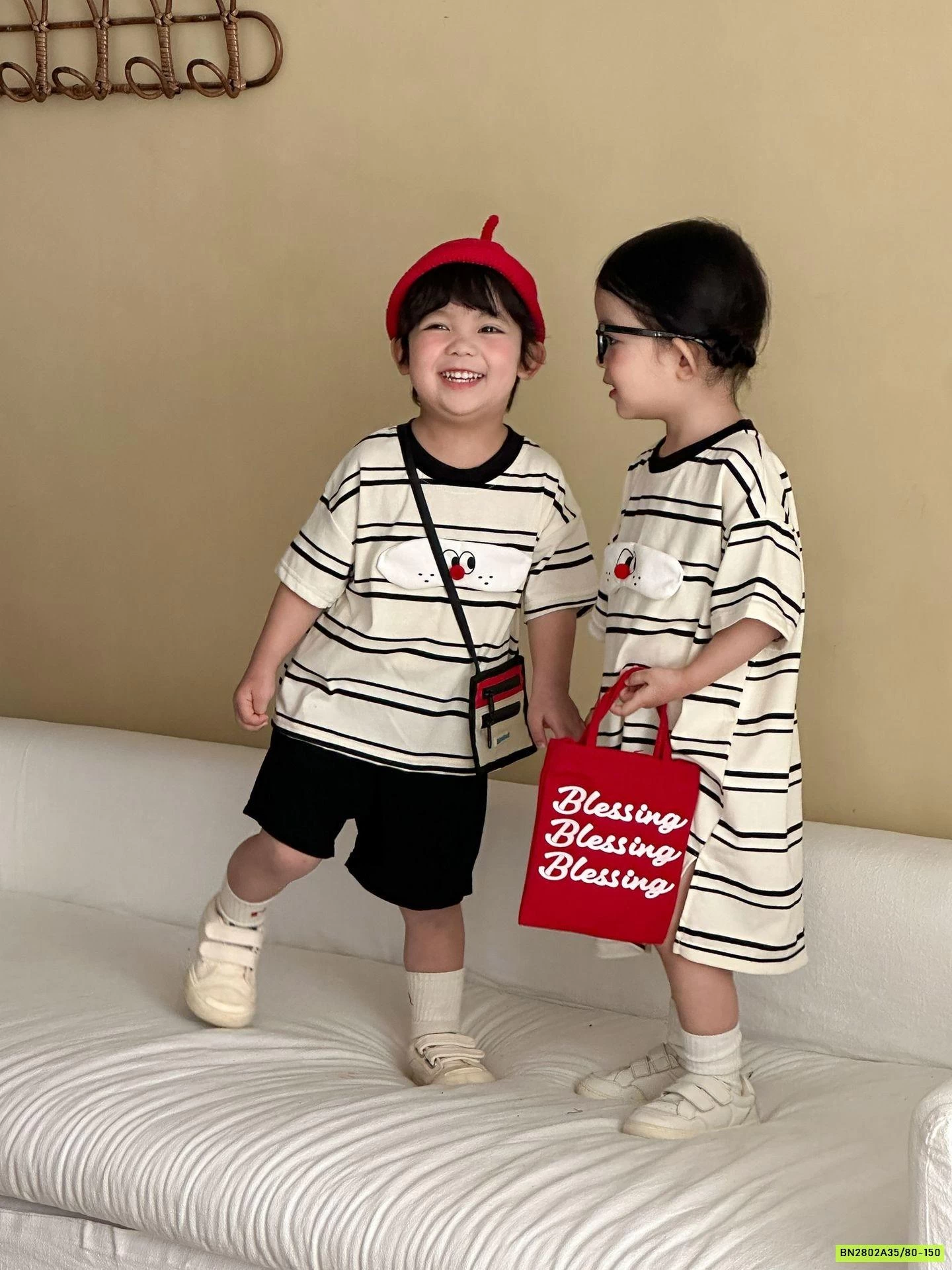 COUPLE CÚN KẺ NGANG