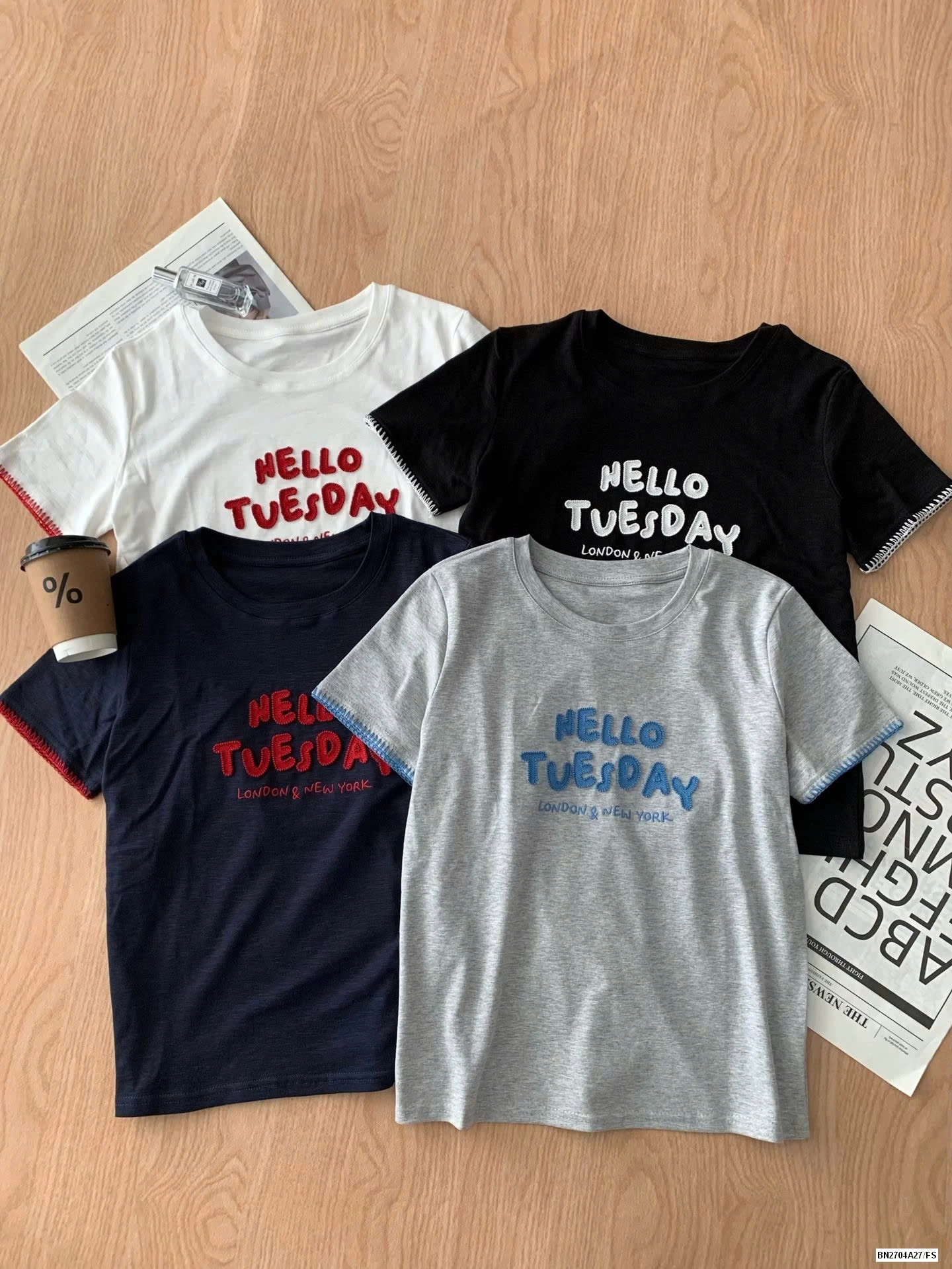 ÁO THUN THÊU CHỮ VIỀN TAY NỮ