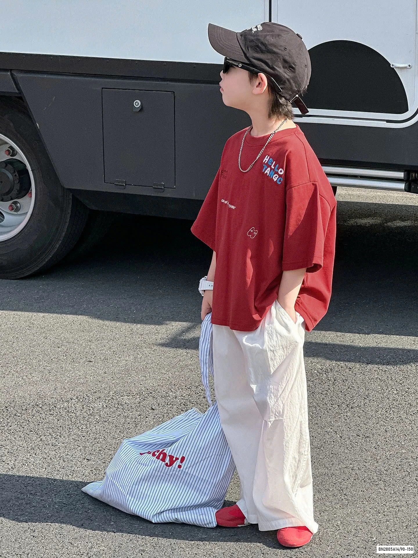 ÁO THUN ĐỎ THÊU CHỮ