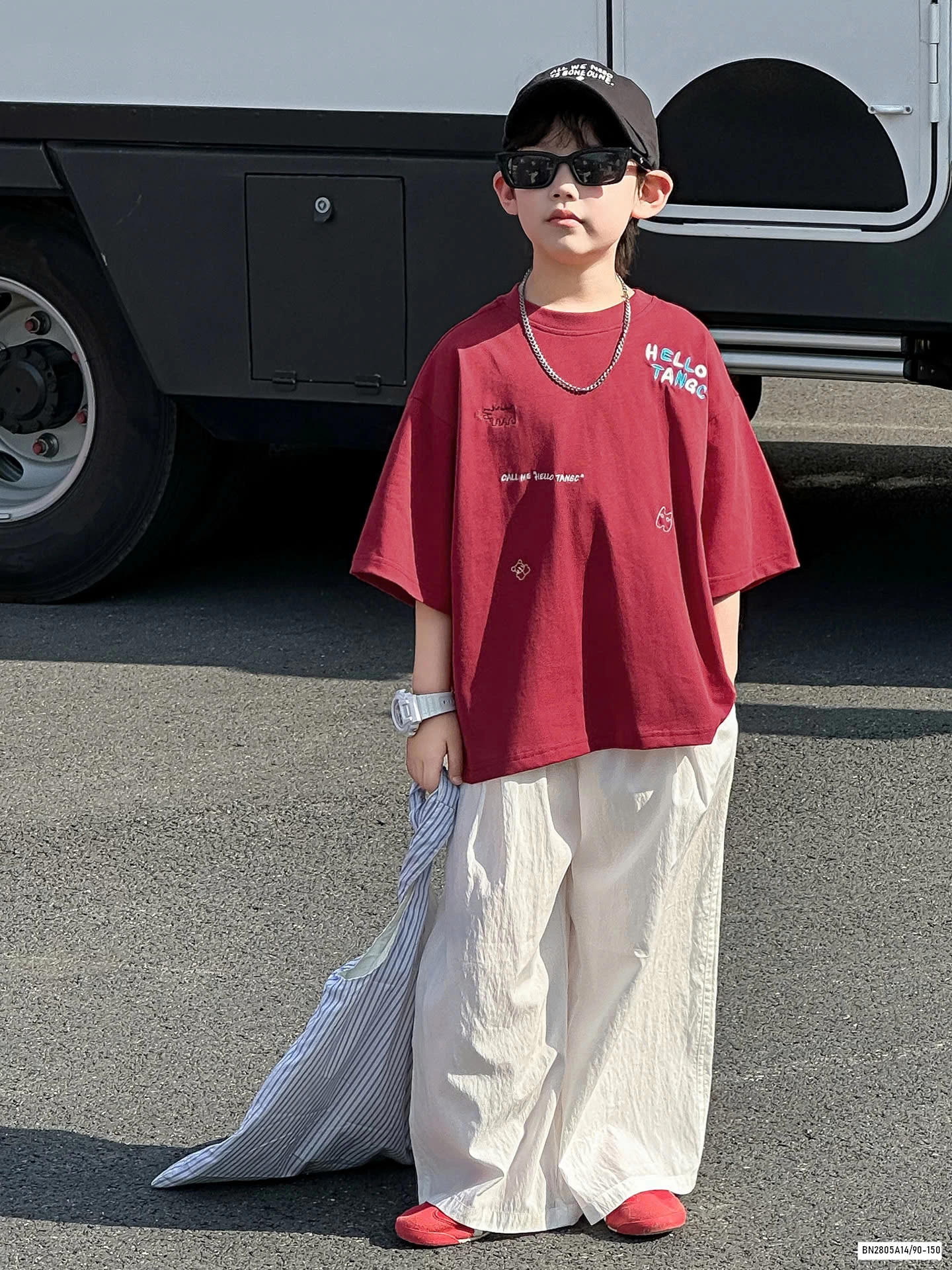 ÁO THUN ĐỎ THÊU CHỮ