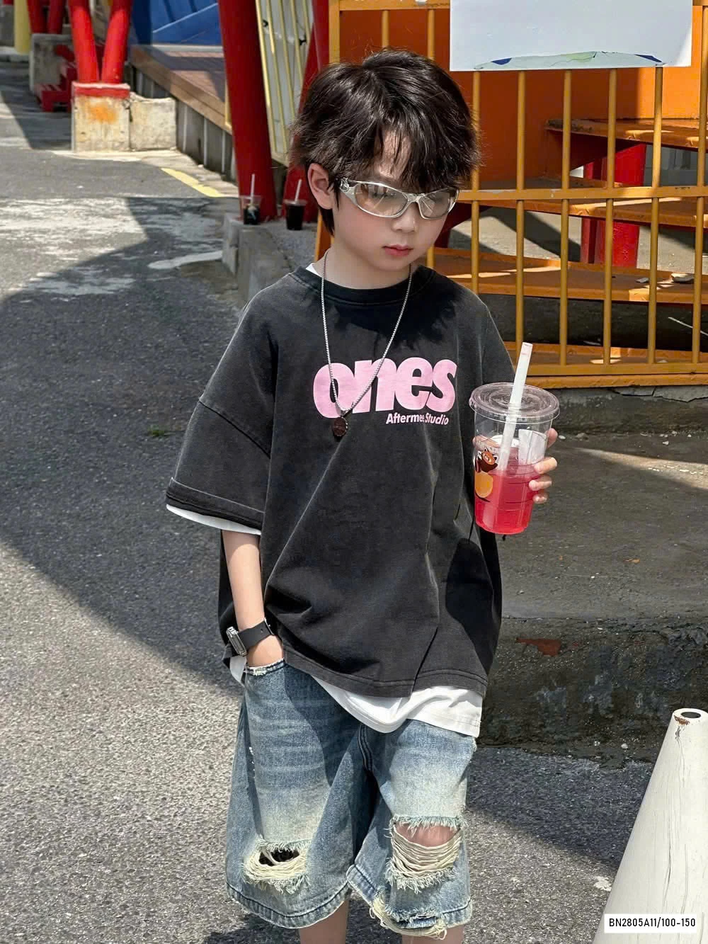 ÁO ĐEN O.N.E.S MIX JEANS RÁCH