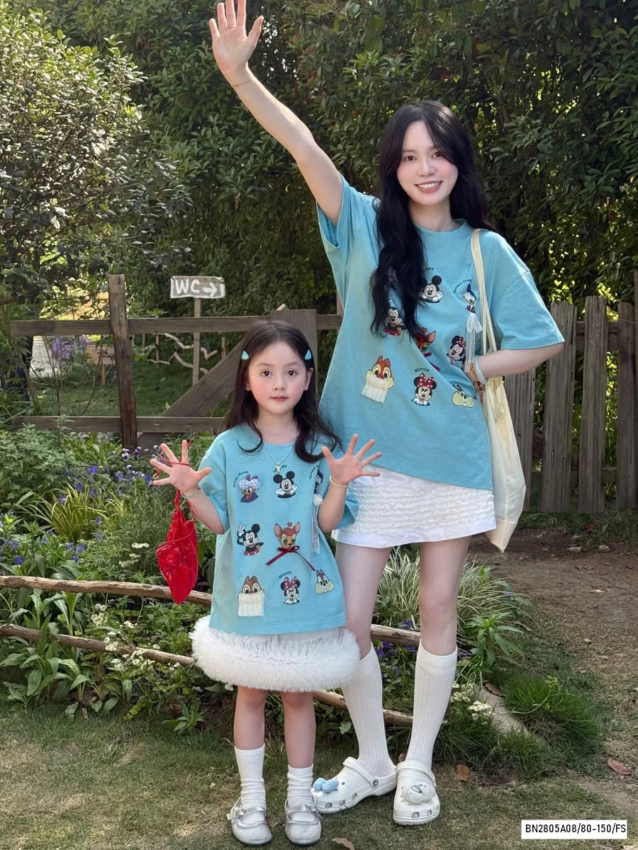 ÁO THUN XANH DISNEY MẸ BÉ