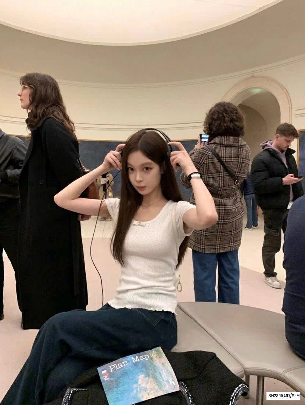 ÁO MONTOGHI CỔ NƠ WG.WE