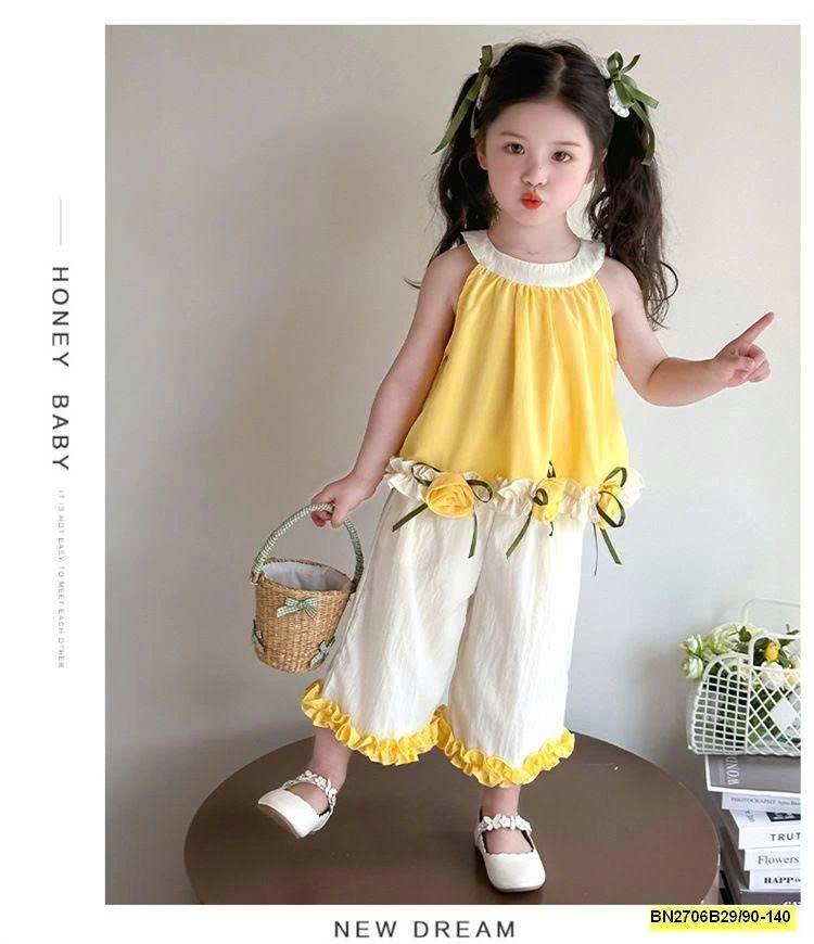 BỘ BÉ GÁI VÀNG CỔ YẾM