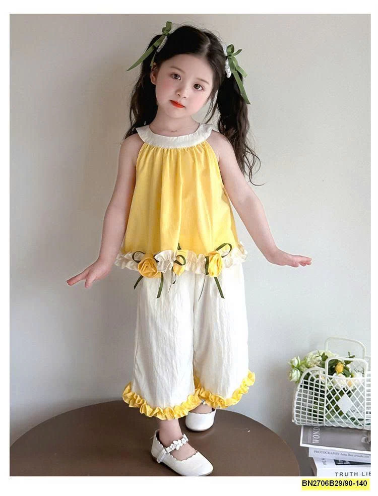 BỘ BÉ GÁI VÀNG CỔ YẾM
