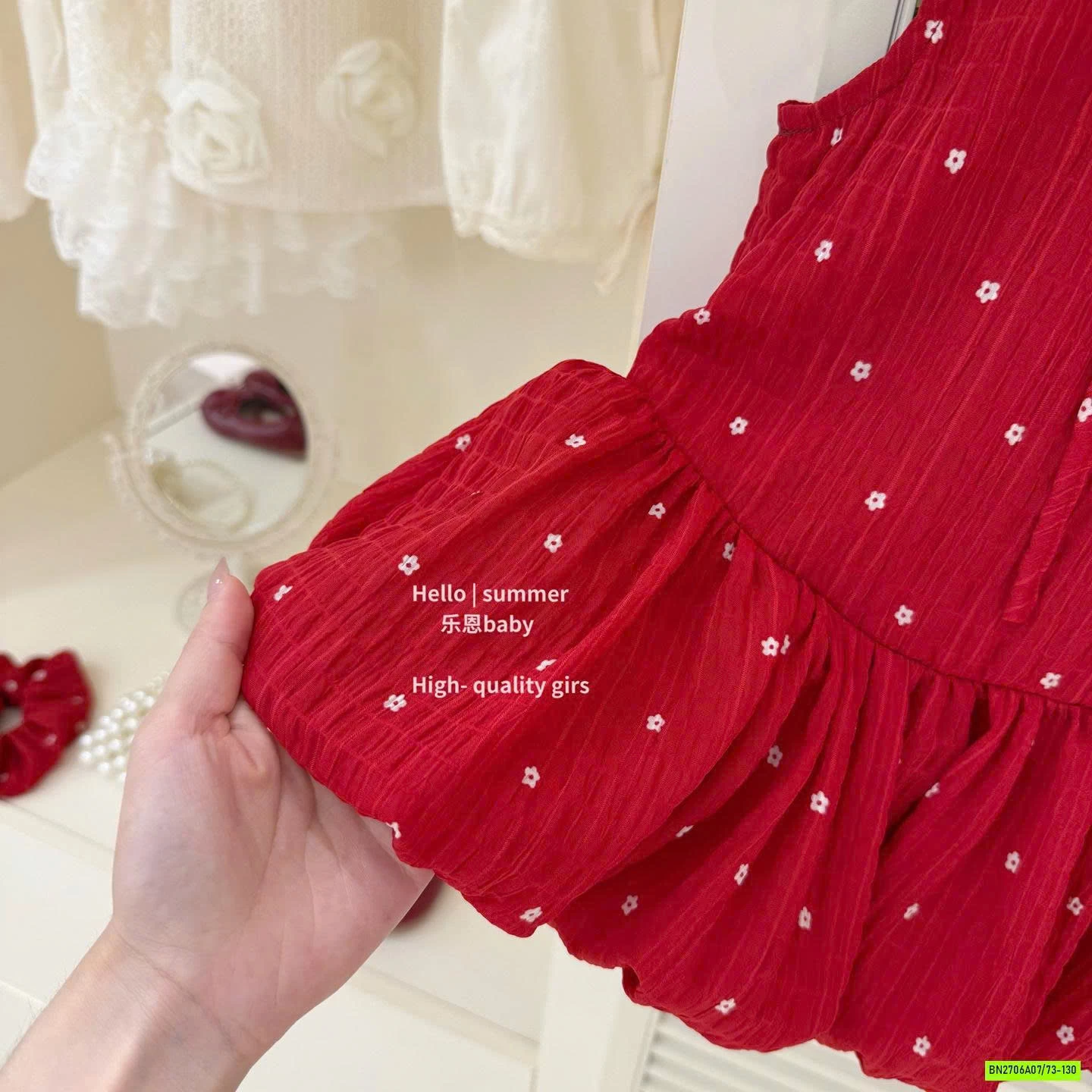 ĐẦM BÍ ĐŨI ĐỎ HOA NHÍ