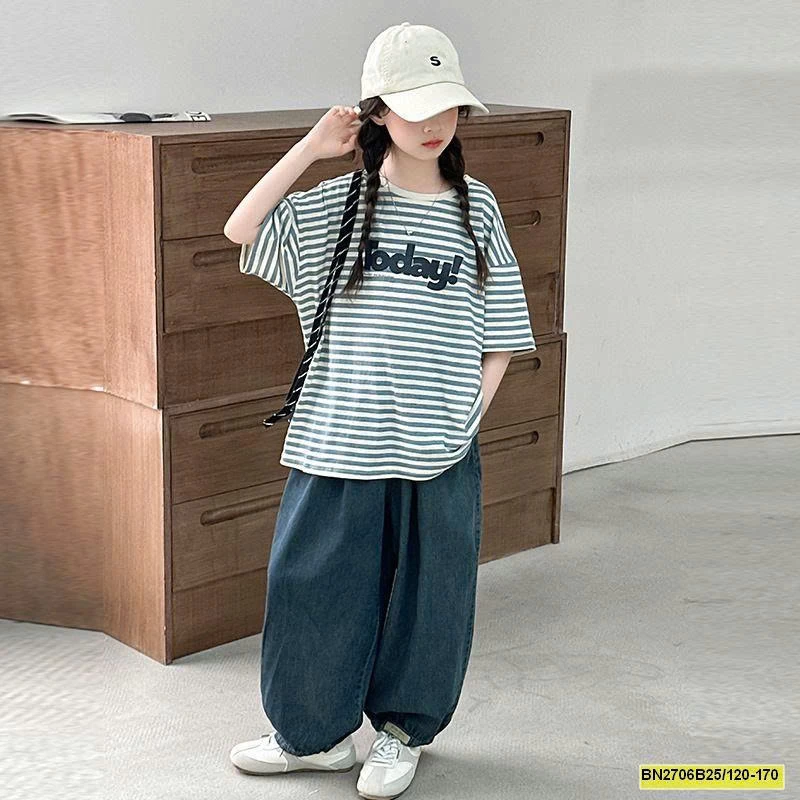 ÁO THUN KẺ MIX QUẦN DENIM BO GẤU