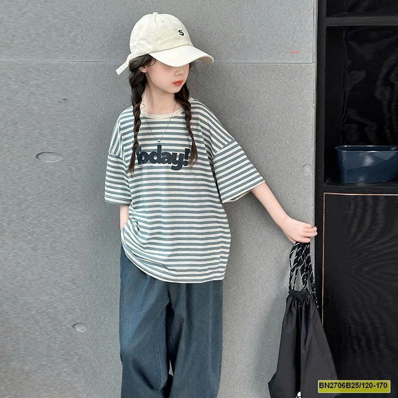 ÁO THUN KẺ MIX QUẦN DENIM BO GẤU