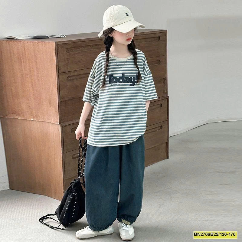 ÁO THUN KẺ MIX QUẦN DENIM BO GẤU