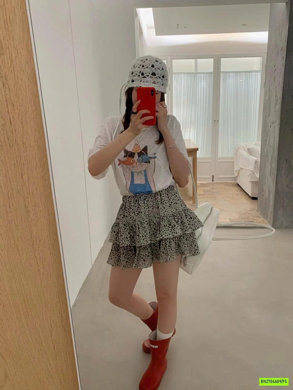 ÁO THUN GIẤY MÈO CON