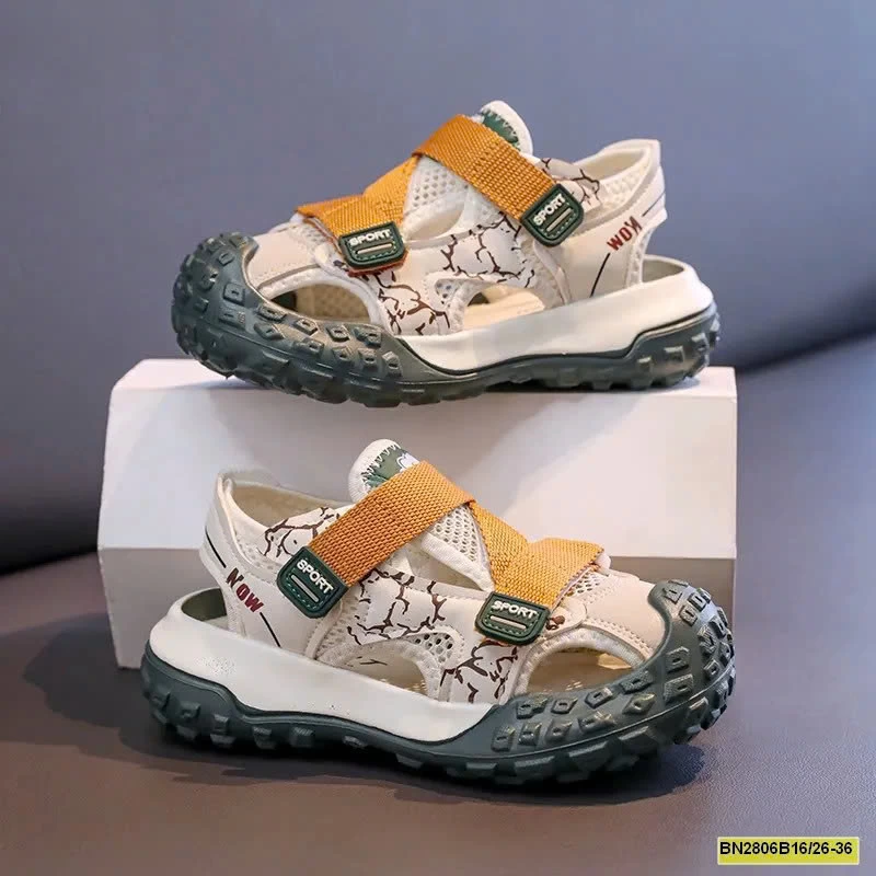 SANDAL ĐẾ ĐINH QUAI CHỮ Z