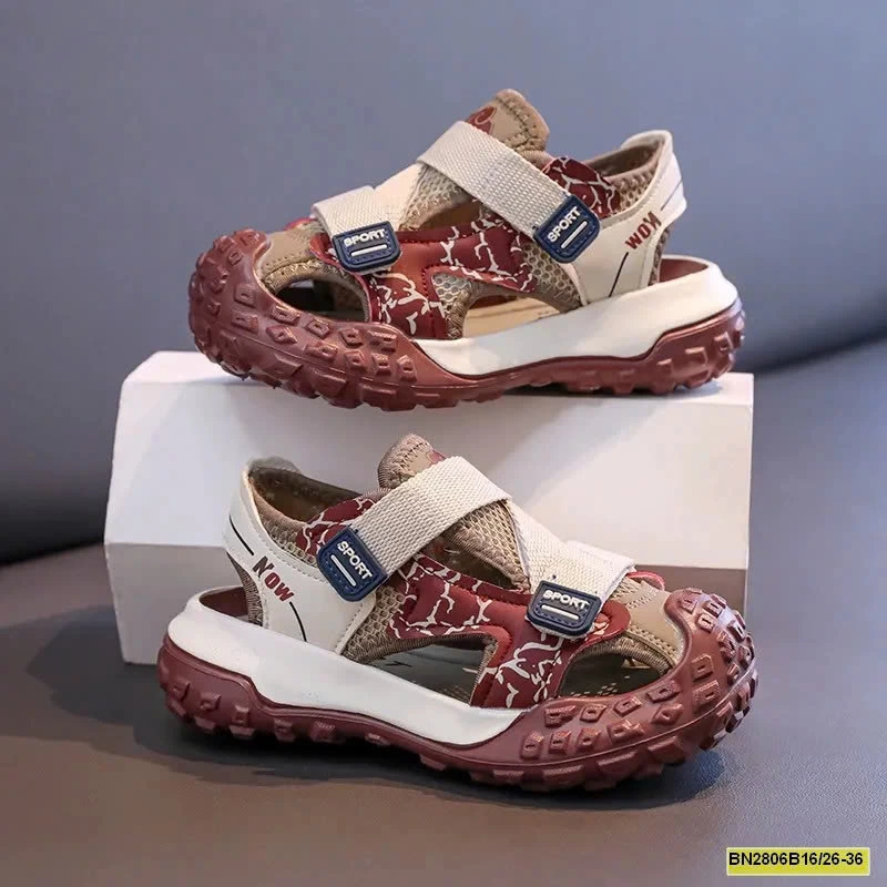 SANDAL ĐẾ ĐINH QUAI CHỮ Z