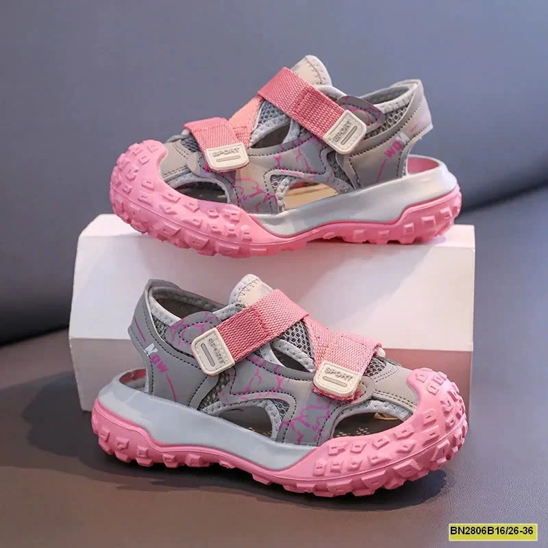 SANDAL ĐẾ ĐINH QUAI CHỮ Z