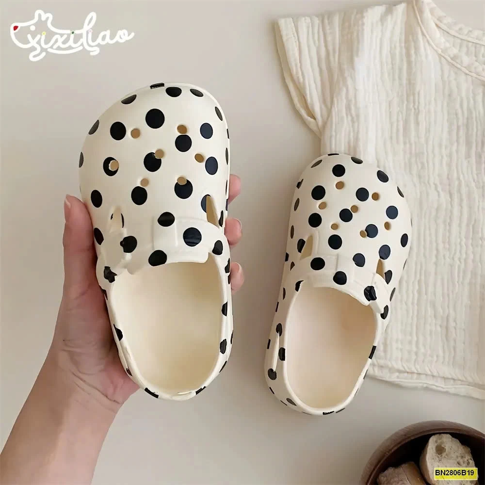 SỤC NHỰA ĐÚC THÔNG HƠI