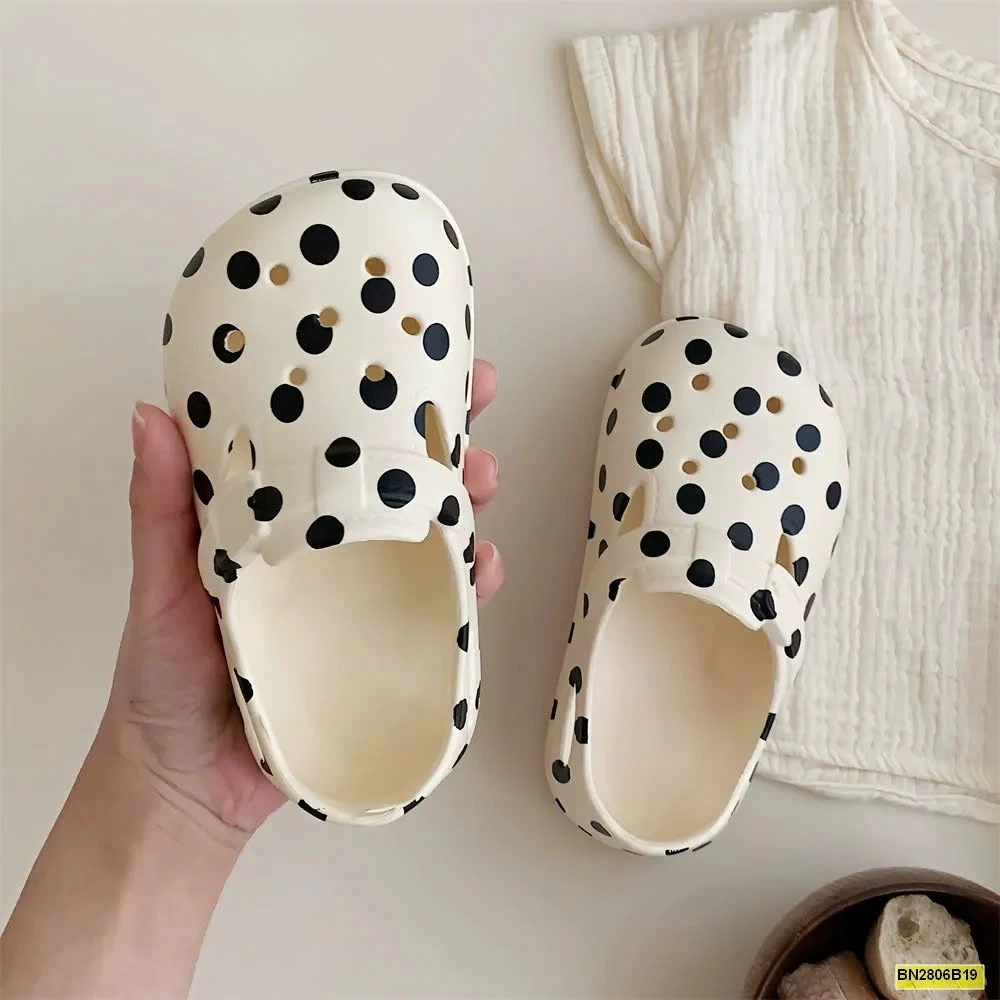 SỤC NHỰA ĐÚC THÔNG HƠI