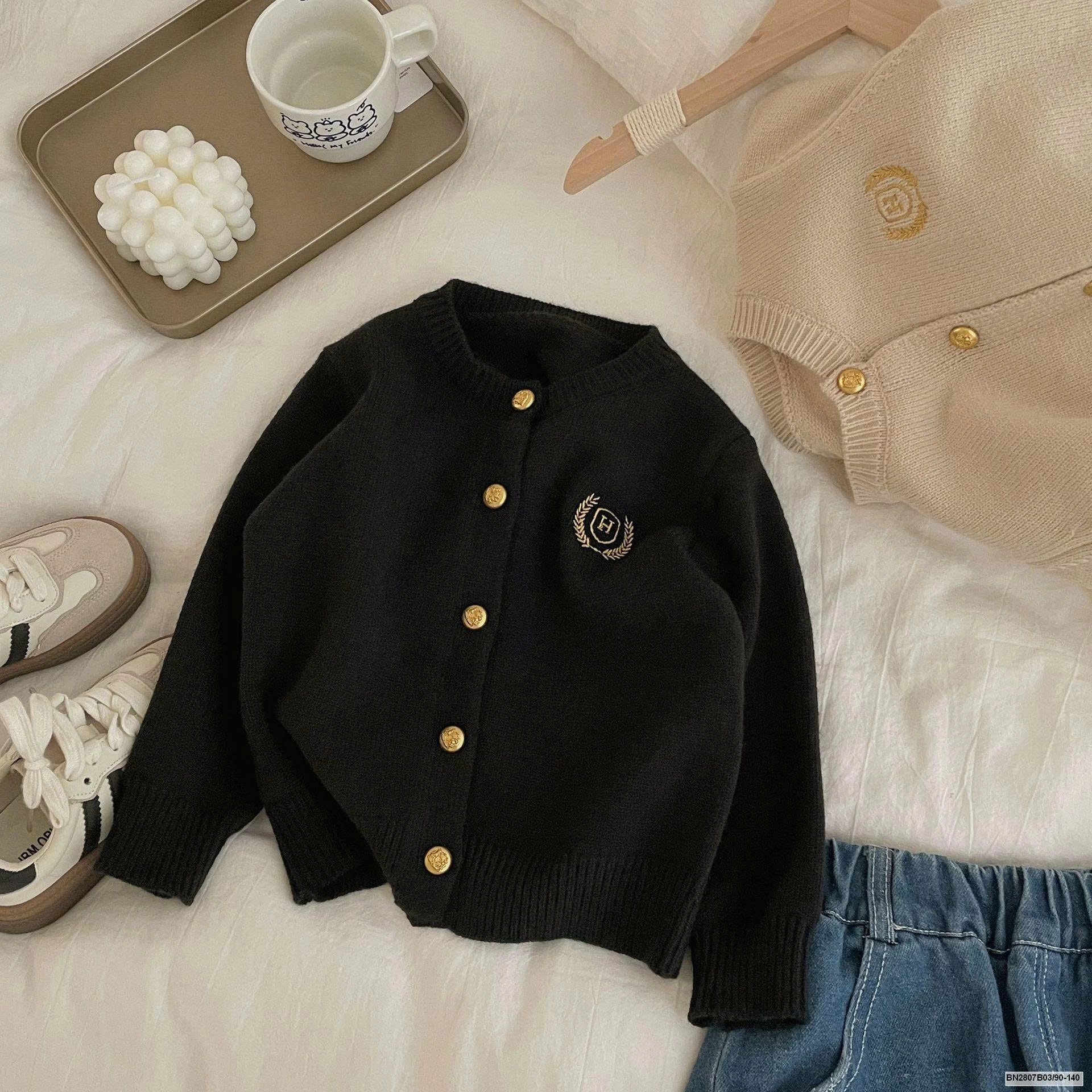 KHOÁC LÉN HỌC SINH