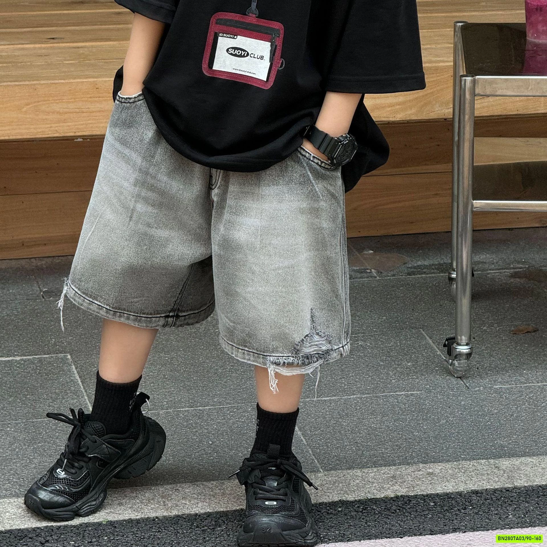 SHORT JEANS ĐEN BẠC MÀU