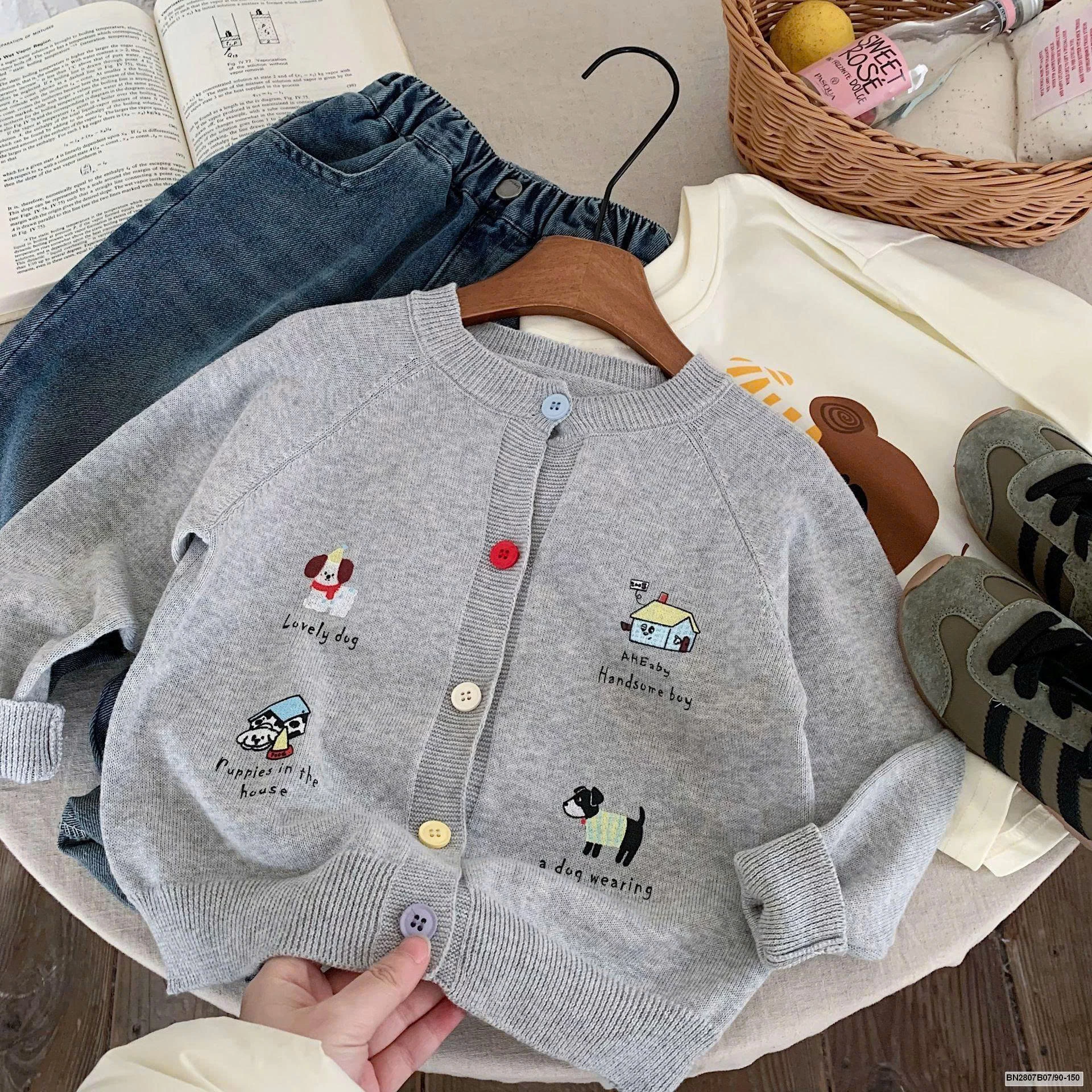 ÁO LEN HÌNH NGÔI NHÀ