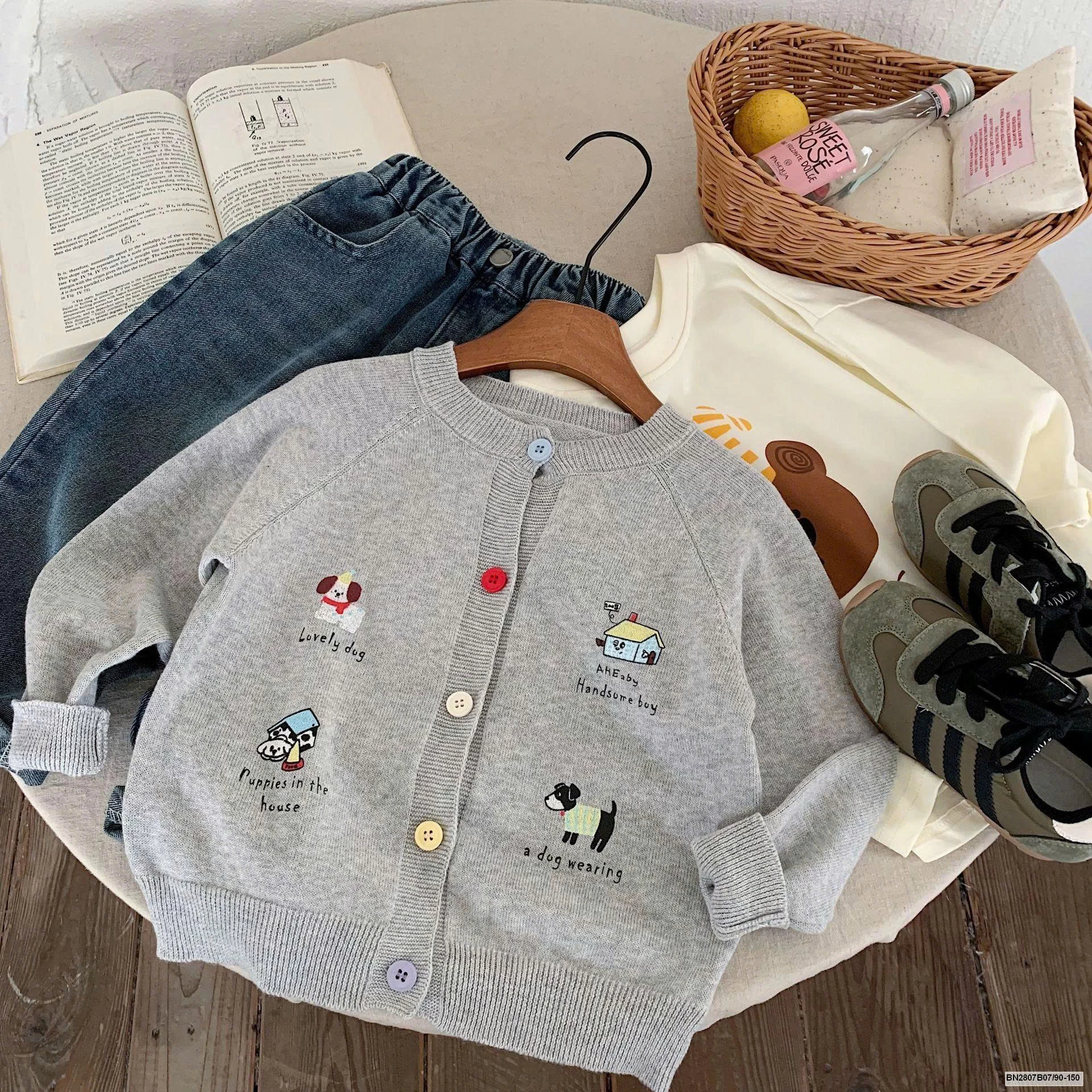 ÁO LEN HÌNH NGÔI NHÀ