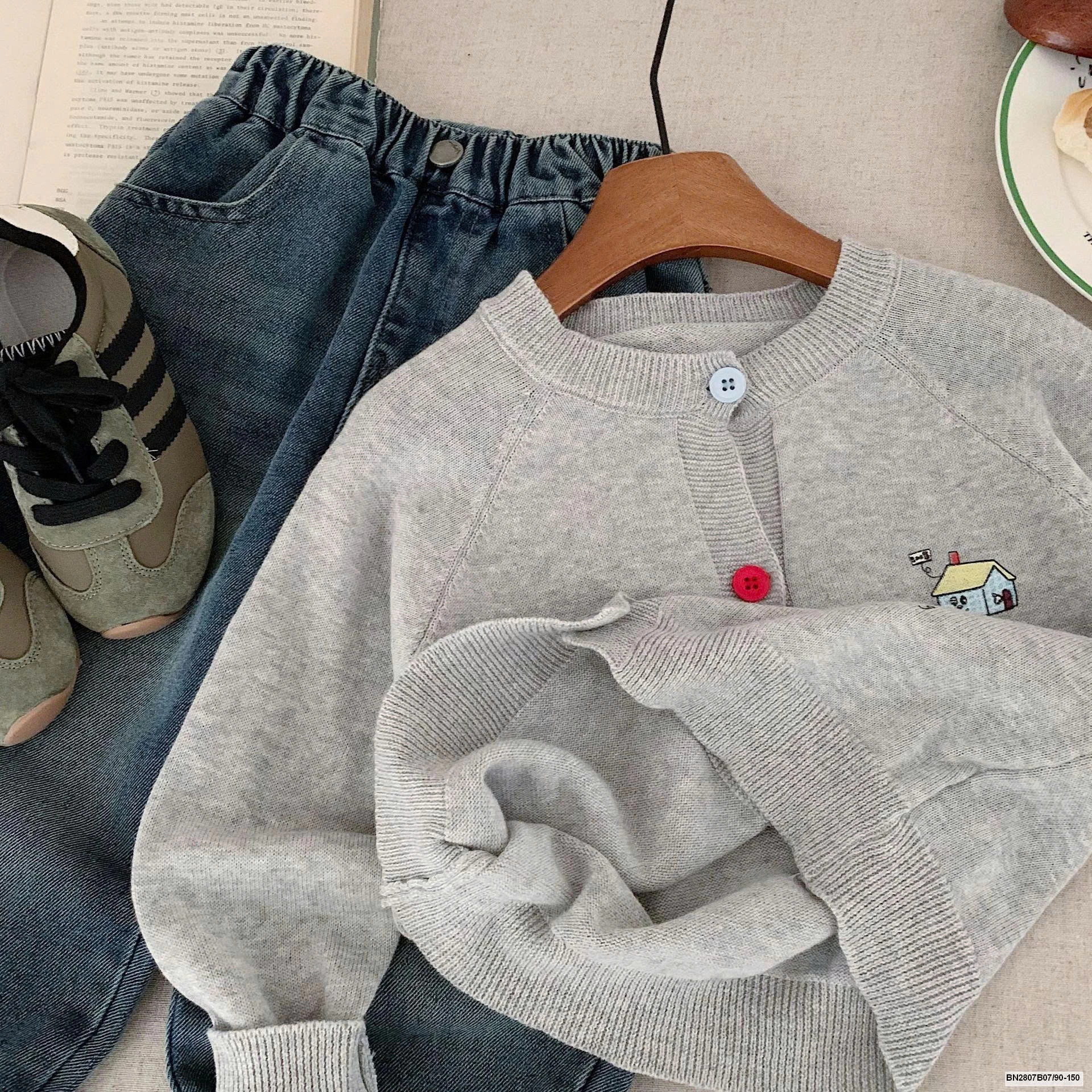 ÁO LEN HÌNH NGÔI NHÀ