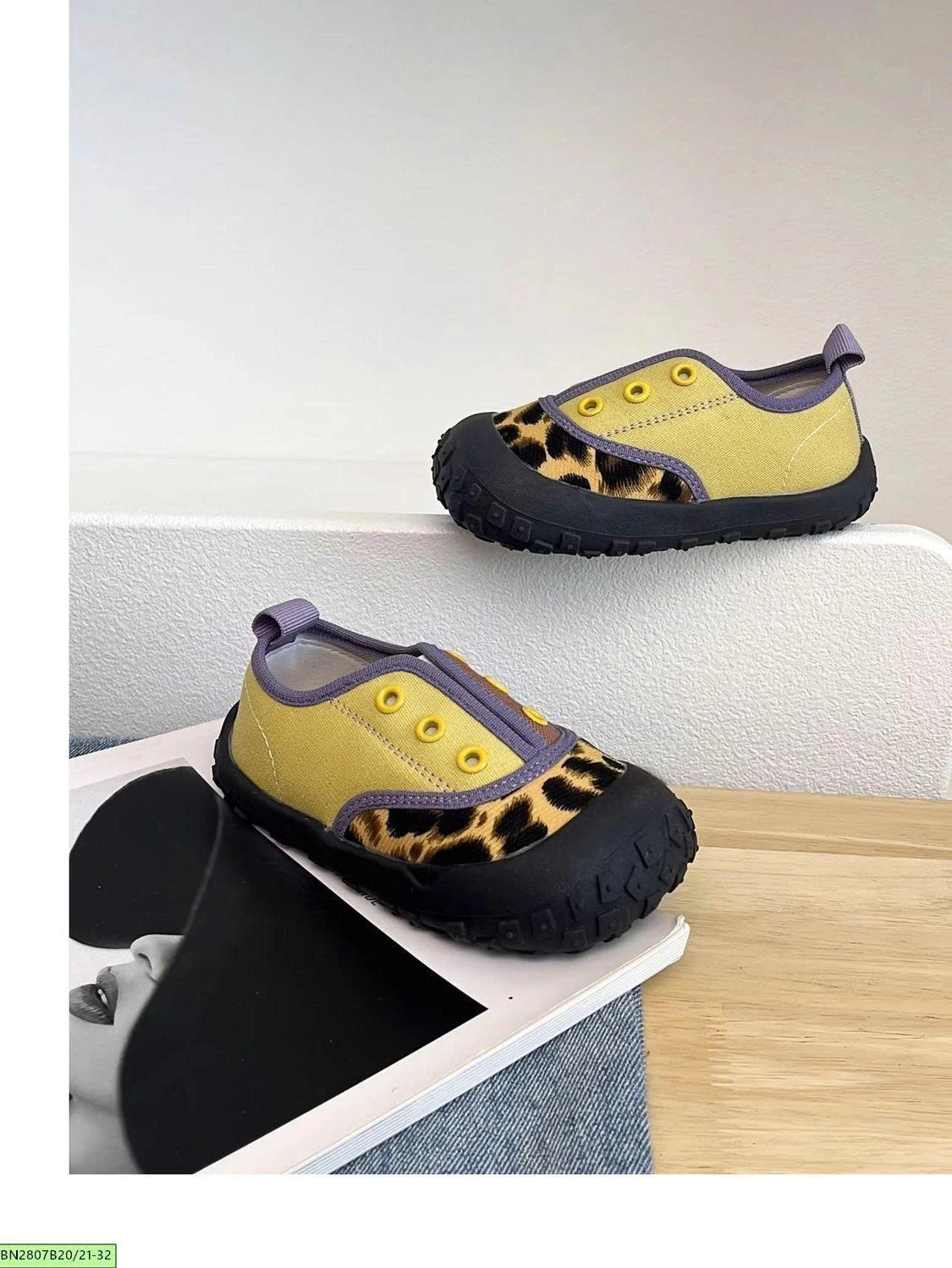 GIÀY VÁI PHỐI MÀU SIZE NHÍ