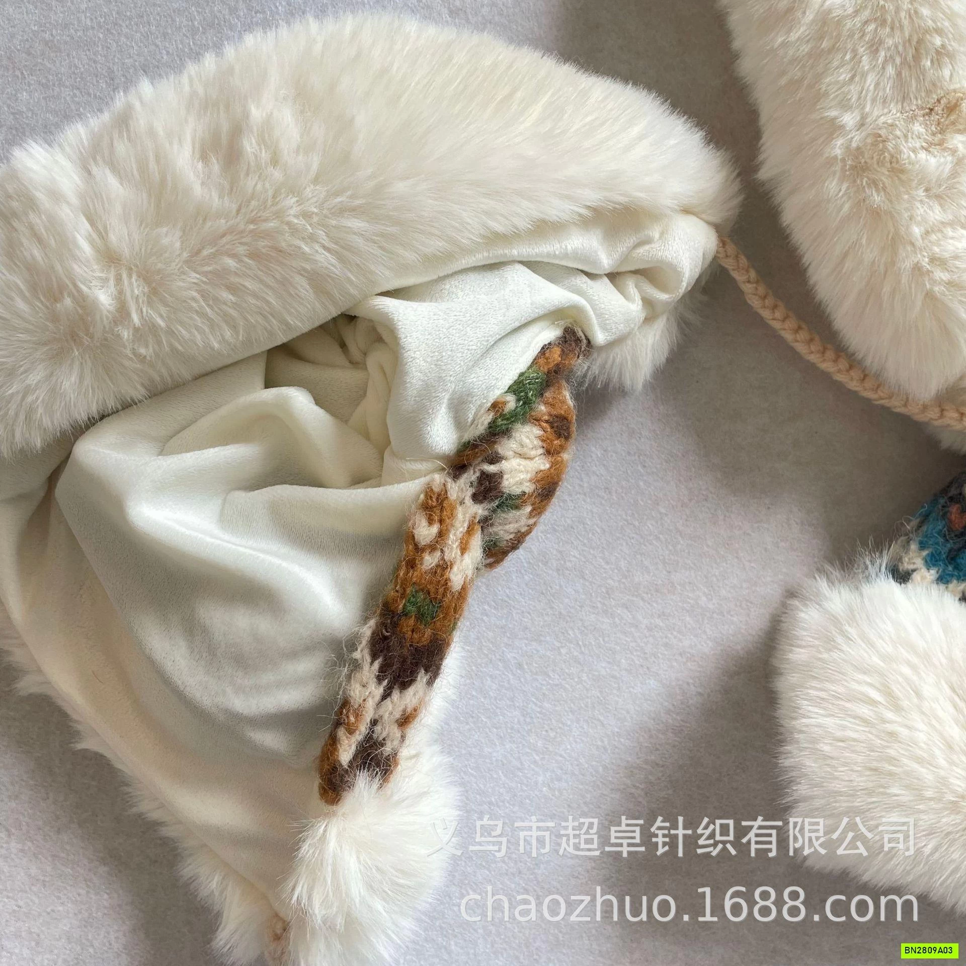 MŨ LEN VIỀN LÔNG HỌA TIẾT THỔ CẨM