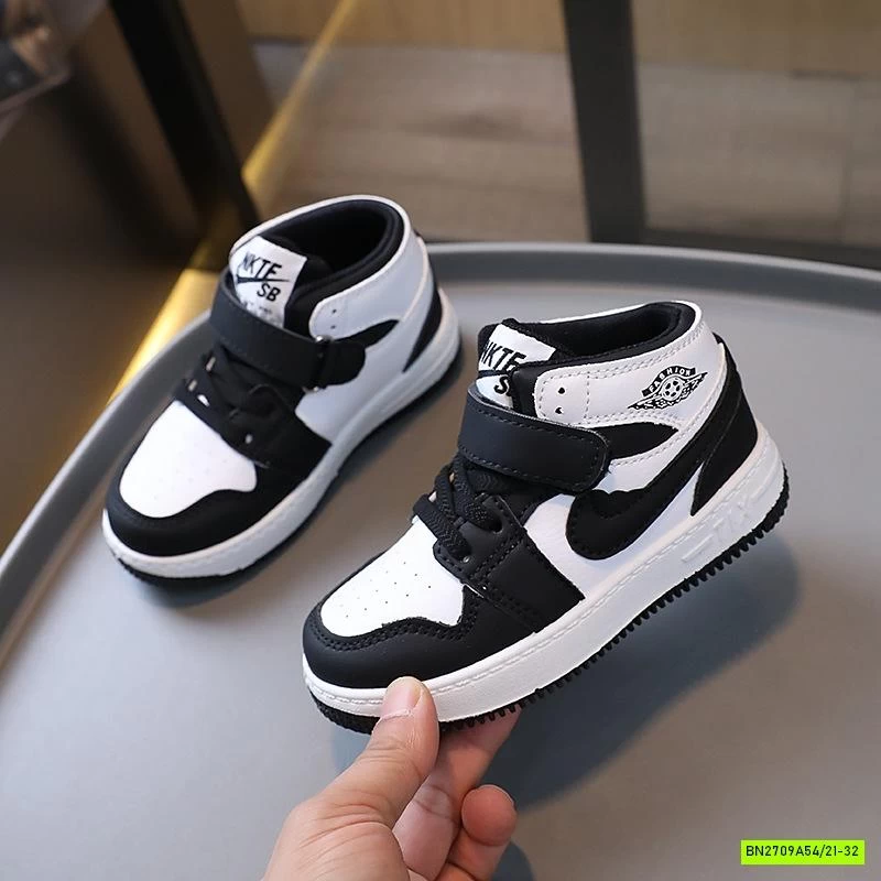 GIÀY THỂ THAO CAO CỔ QUAI DÁN