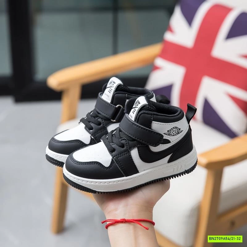 GIÀY THỂ THAO CAO CỔ QUAI DÁN