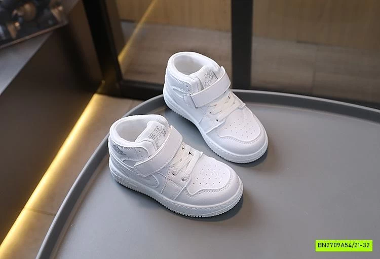 GIÀY THỂ THAO CAO CỔ QUAI DÁN