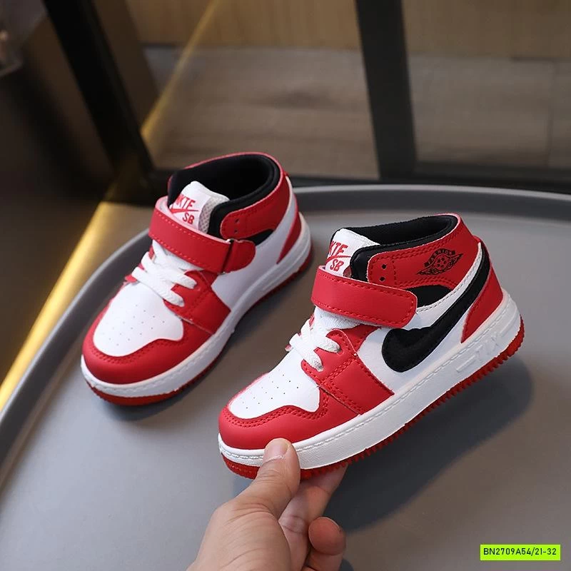 GIÀY THỂ THAO CAO CỔ QUAI DÁN