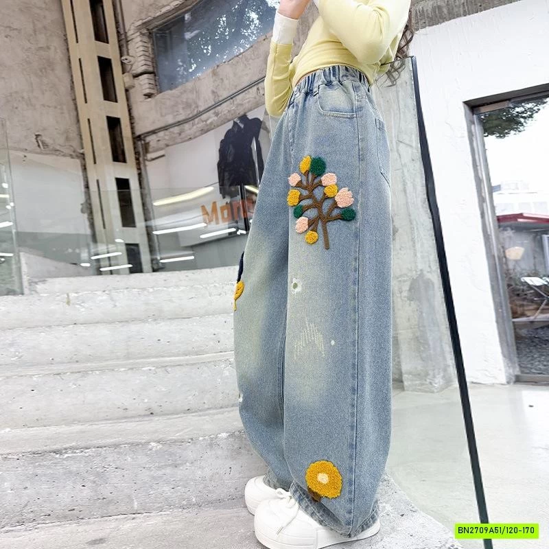 JEANS SUÔNG THÊU HOA