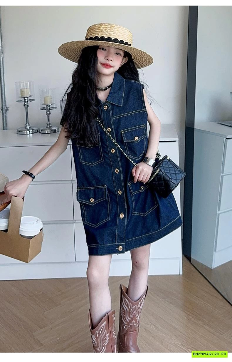 ĐẦM SUÔNG DENIM TÚI NGỰC CỔ BẺ