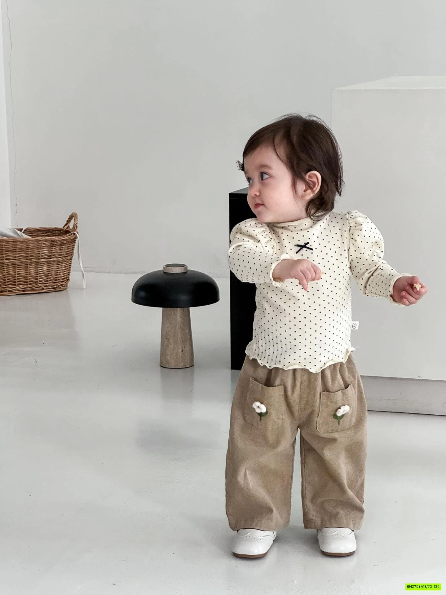 ÁO CHẤM BI MIX QUẦN NHUNG SUÔNG