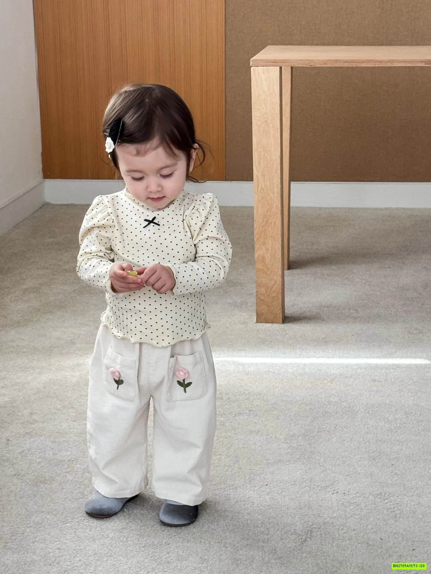 ÁO CHẤM BI MIX QUẦN NHUNG SUÔNG