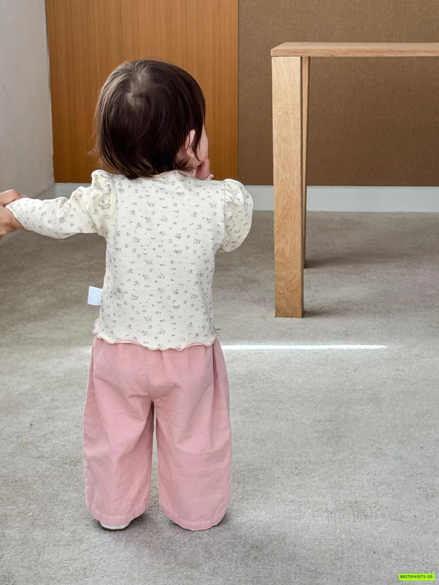 ÁO CHẤM BI MIX QUẦN NHUNG SUÔNG