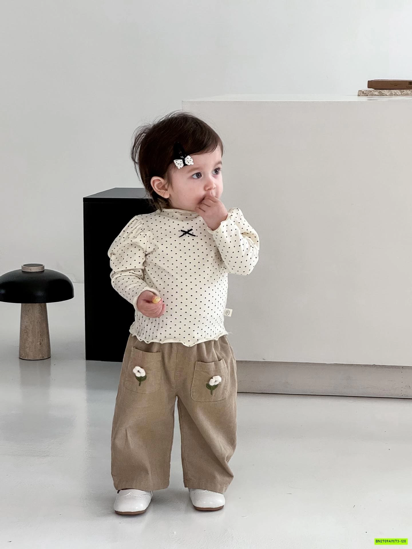 ÁO CHẤM BI MIX QUẦN NHUNG SUÔNG