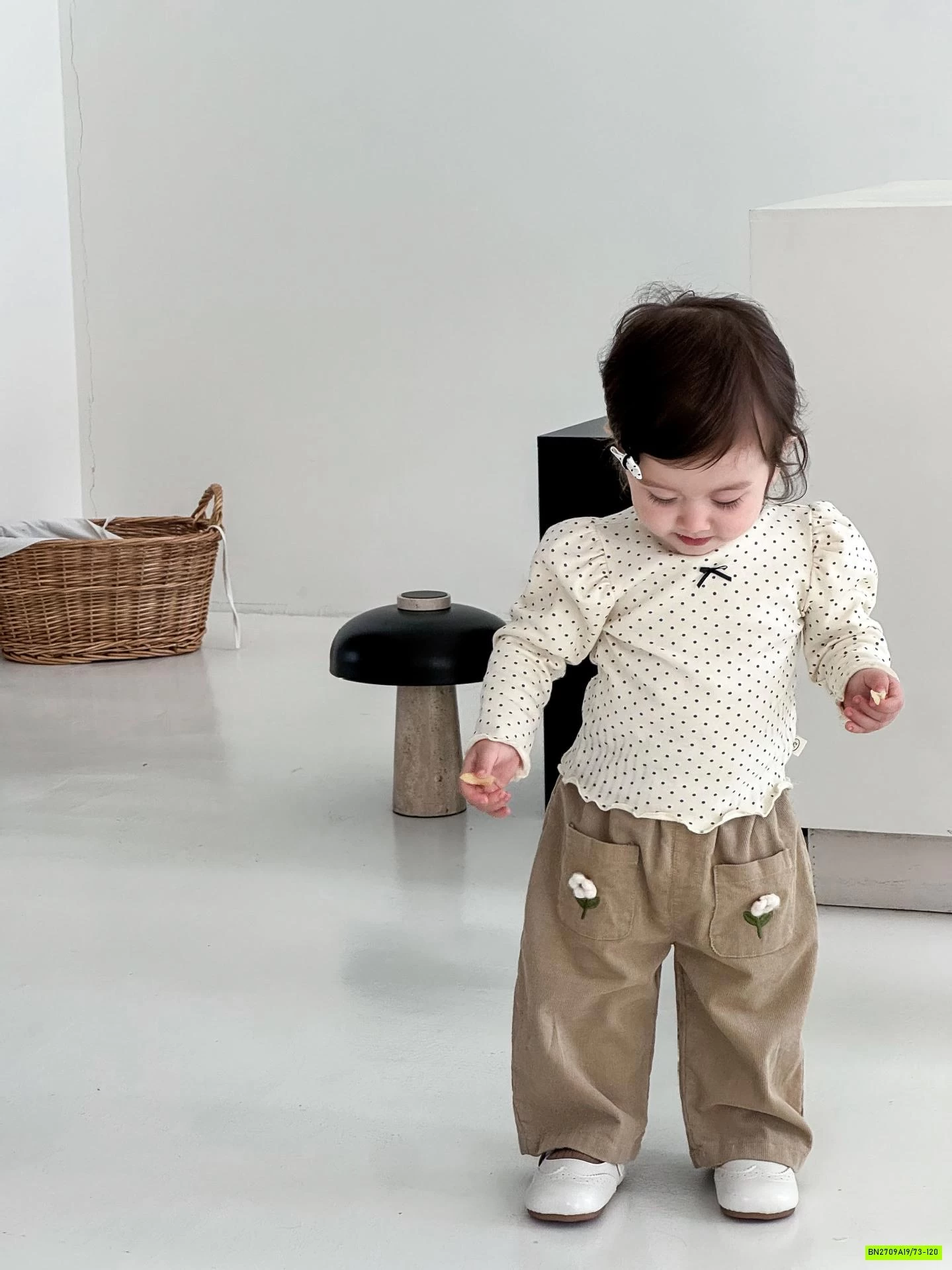 ÁO CHẤM BI MIX QUẦN NHUNG SUÔNG