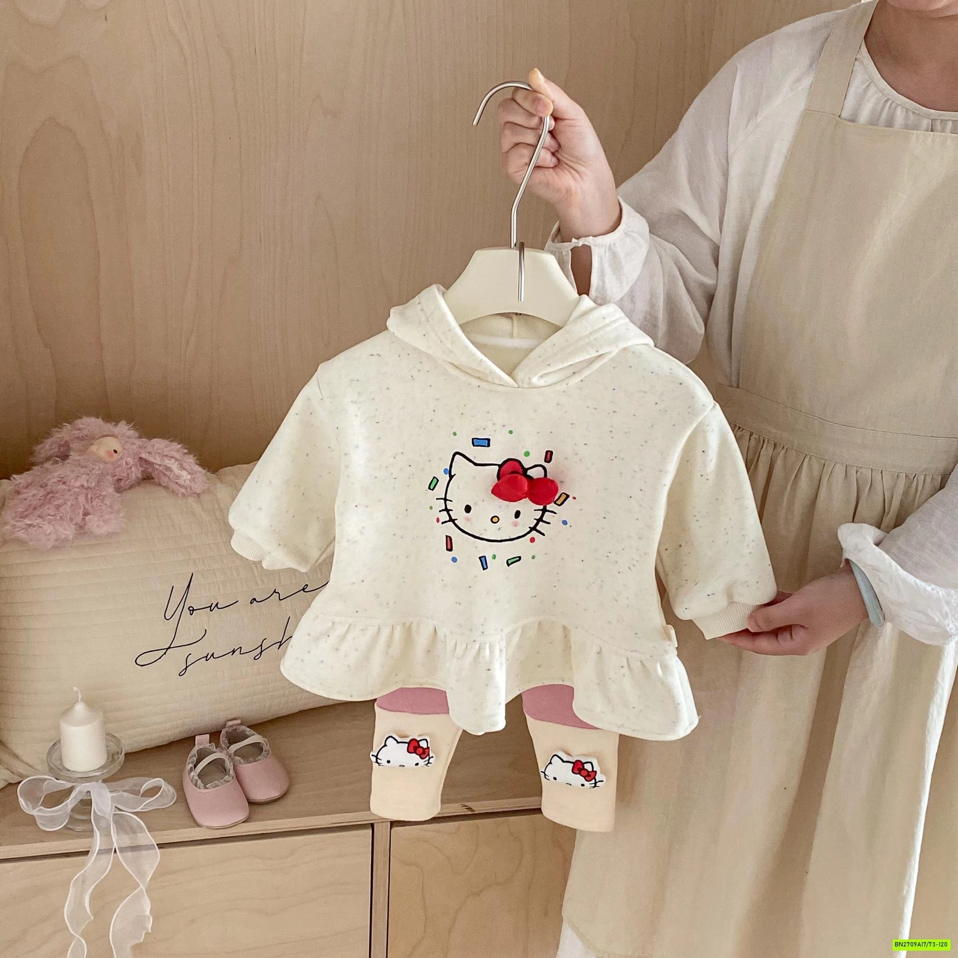 SÉT VÁY KITTY HỒNG DỄ THƯƠNG