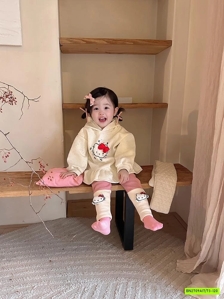 SÉT VÁY KITTY HỒNG DỄ THƯƠNG