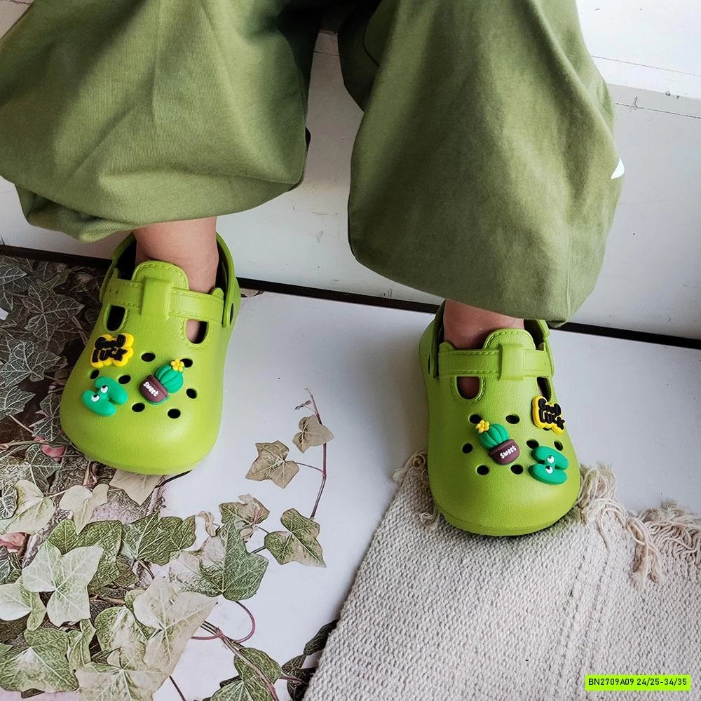 CROCS GẮN CHARM DỄ THƯƠNG HOEMKIDS